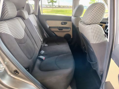Used 2011 Kia Soul ! FWD image 19