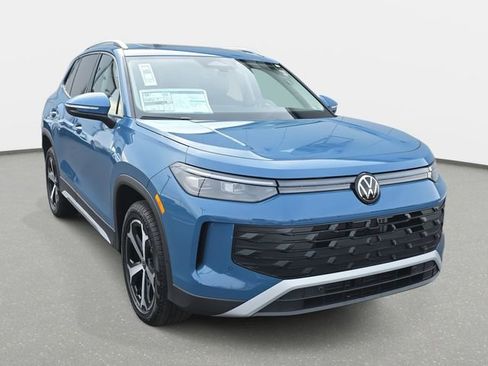 New 2026 Volkswagen Tiguan SE image 3