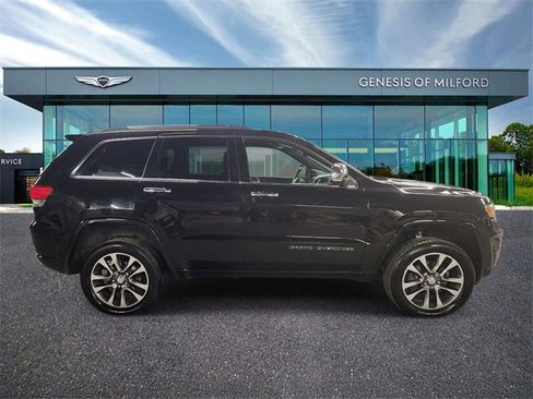 Used 2017 Jeep Grand Cherokee Overland image 4