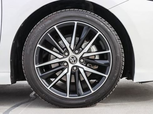 Used 2023 Toyota Camry SE image 11