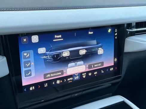 New 2026 Lincoln Navigator Reserve AWD/4WD image 32