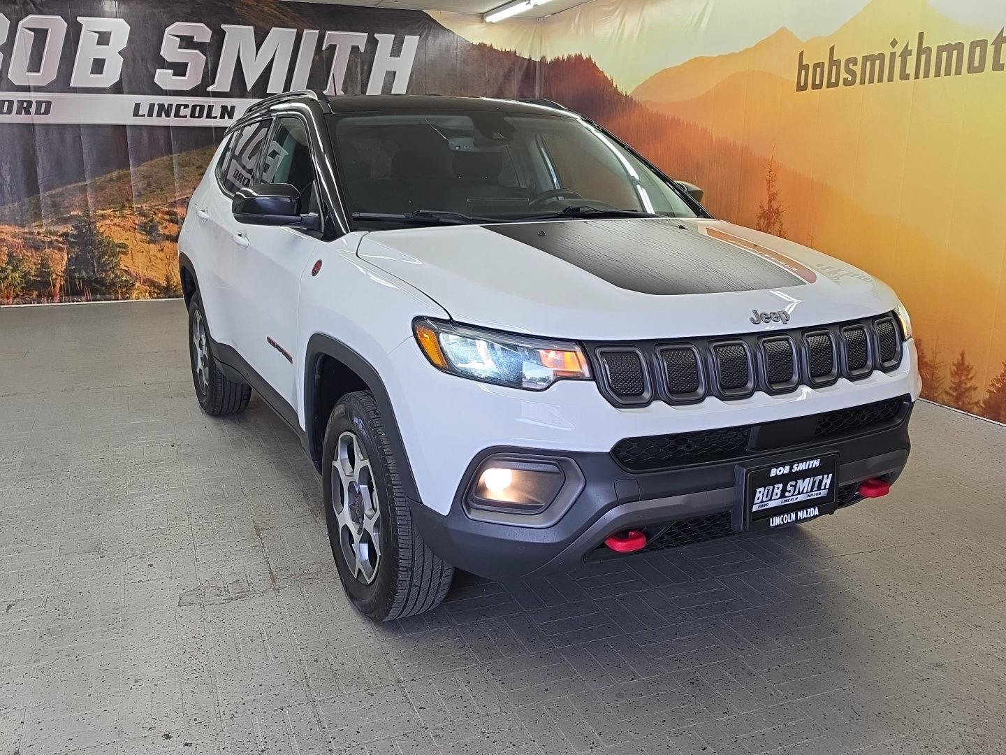 Used 2022 Jeep Compass Trailhawk w/ Trailhawk Convenience Group AWD/4WD image 1