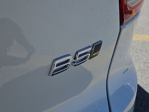 Used 2026 Volvo XC40 B5 Plus w/ Protection Package Premier AWD/4WD image 5