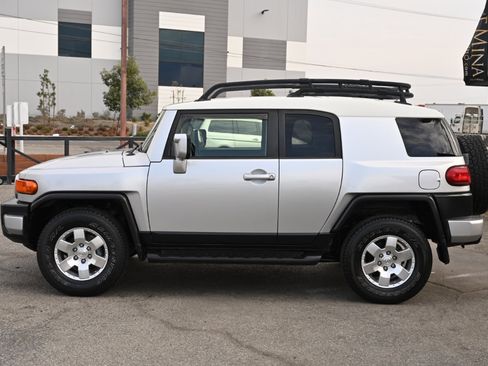 Used 2007 Toyota FJ Cruiser 4WD image 3
