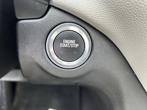 Used 2024 Chevrolet Equinox LS w/ LS Convenience Package image 40