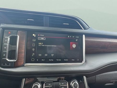 Used 2023 GMC Yukon Denali Ultimate image 17