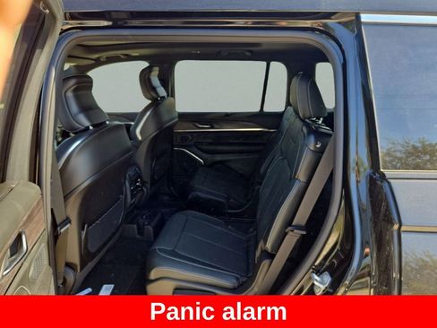 New 2025 Jeep Grand Cherokee L Overland w/ Luxury Tech Group IV AWD/4WD image 17