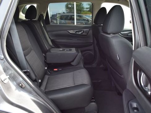 Used 2018 Nissan Rogue SV w/ Premium Package AWD/4WD image 38