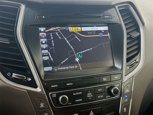 Used 2017 Hyundai Santa Fe Limited image 19