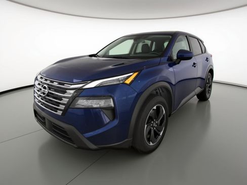 Used 2025 Nissan Rogue SV image 3