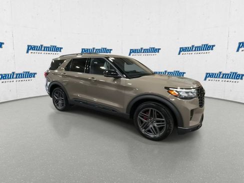 Used 2026 Ford Explorer ST-Line w/ ST-Line Street Pack AWD/4WD image 2