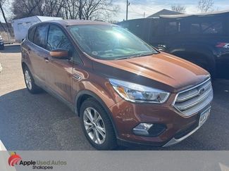 Used 2017 Ford Escape SE video 1