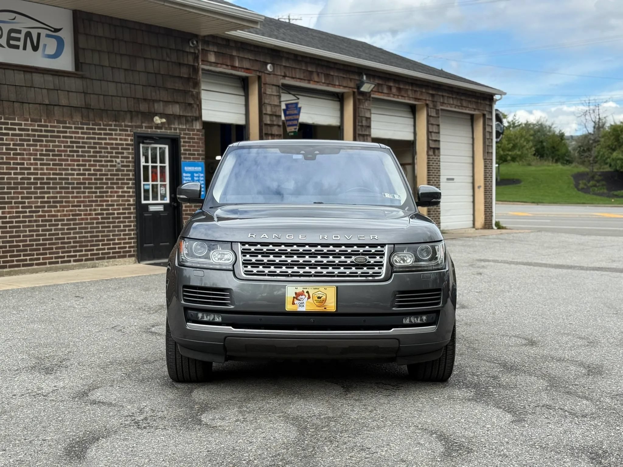 Used 2017 Land Rover Range Rover Supercharged AWD/4WD image 3