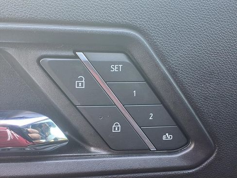 Used 2023 Chevrolet Colorado Z71 w/ Z71 Convenience Package 2 image 7