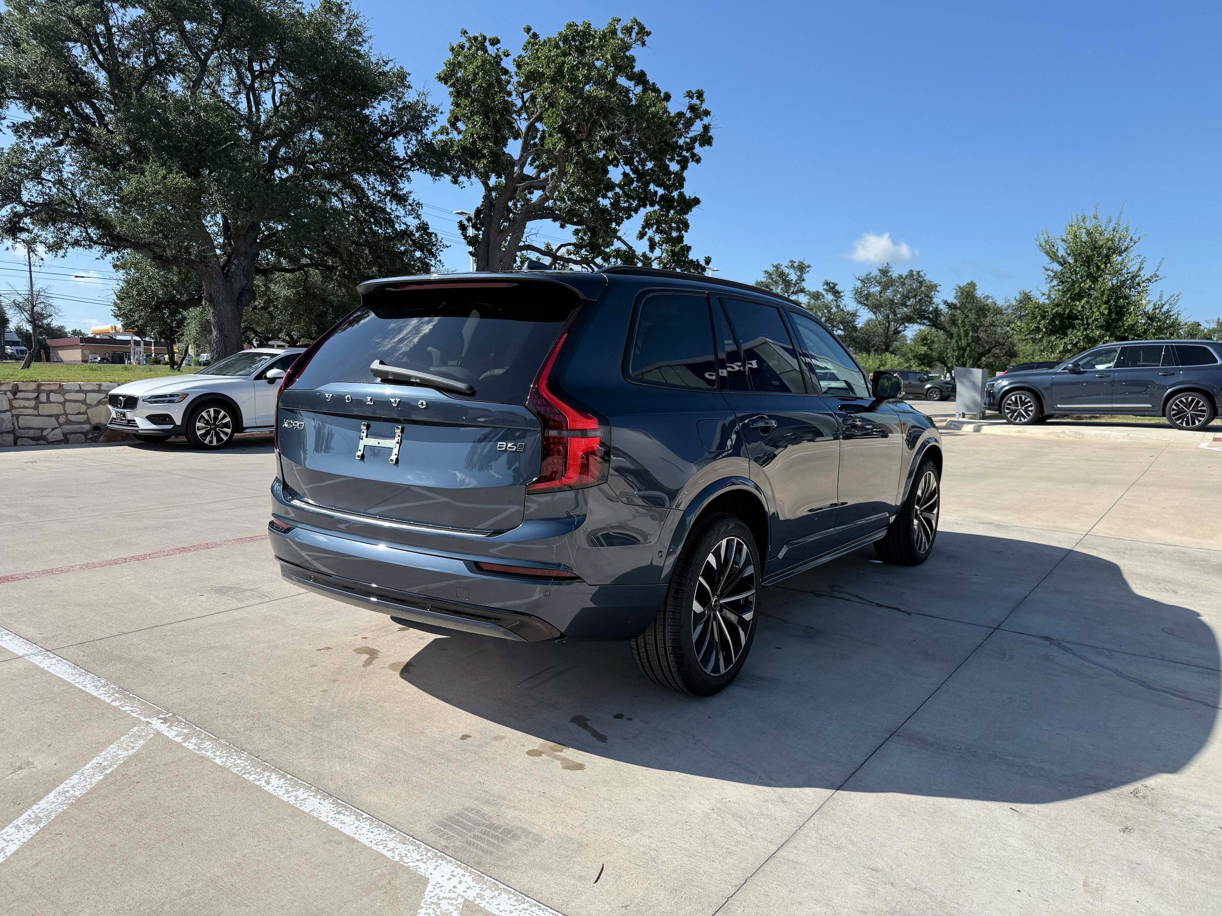 New 2026 Volvo XC90 B6 Ultra w/ Protection Package Premier AWD/4WD image 6