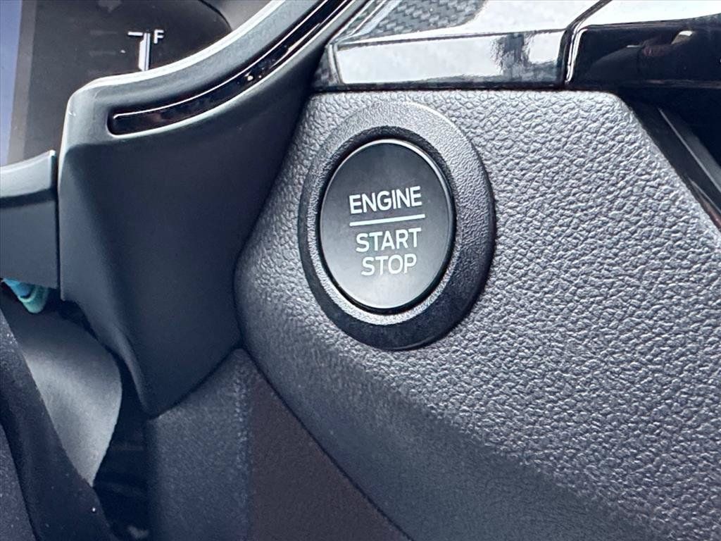 Used 2025 Ford Escape ST-Line FWD image 21