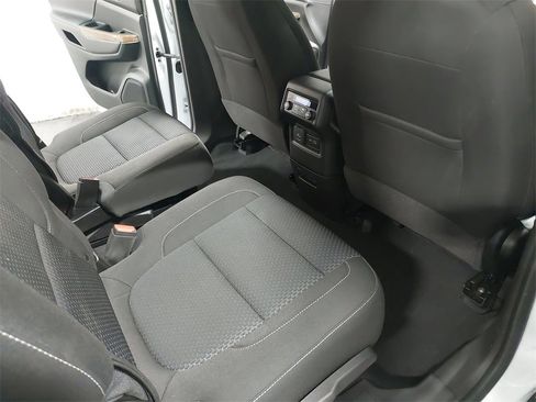 Used 2023 GMC Acadia SLE w/ Driver Convenience Package image 11