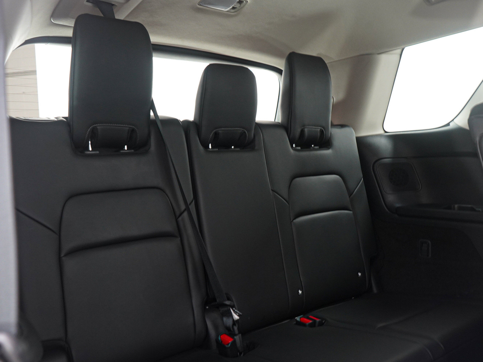 Used 2024 Nissan Pathfinder Platinum AWD/4WD image 14