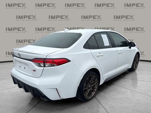 Used 2024 Toyota Corolla SE FWD image 5
