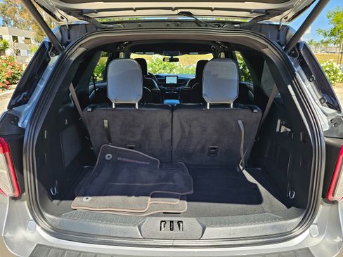 Used 2024 Ford Explorer ST-Line w/ Class IV Trailer Tow Package image 28