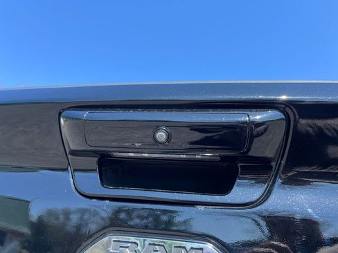 Used 2024 RAM 1500 Laramie AWD/4WD image 7