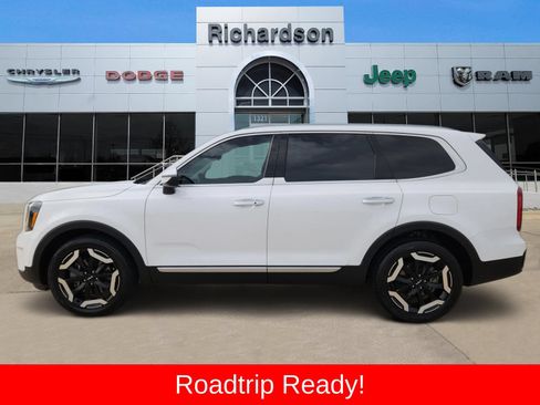 Used 2024 Kia Telluride S w/ S Sunroof Package AWD/4WD image 3