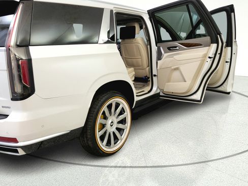Used 2021 Cadillac Escalade Premium Luxury Platinum RWD image 14