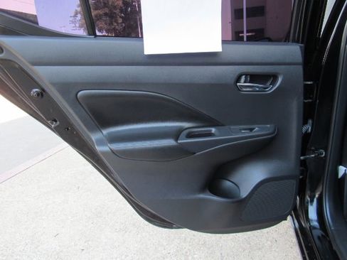 Used 2020 Nissan Versa SV image 15