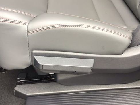 New 2025 Ford Expedition Max Active image 15