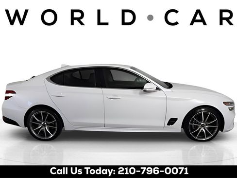 Used 2023 Genesis G70 2.0T image 9