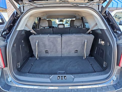 Used 2022 Ford Explorer XLT w/ Equipment Group 202A image 33