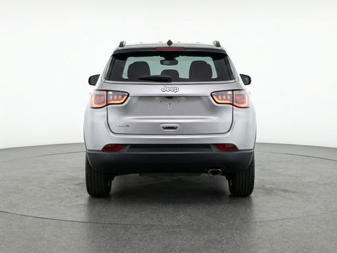 Used 2025 Jeep Compass Latitude image 7