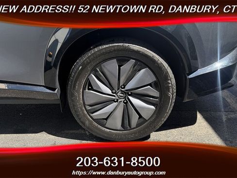 Used 2023 Nissan Ariya AWD image 9