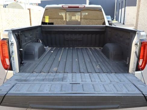 Used 2021 GMC Sierra 1500 SLT AWD/4WD image 29