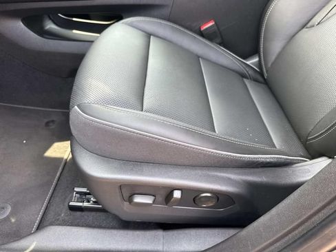 Used 2021 Buick Envision Essence w/ Technology Package I FWD image 22