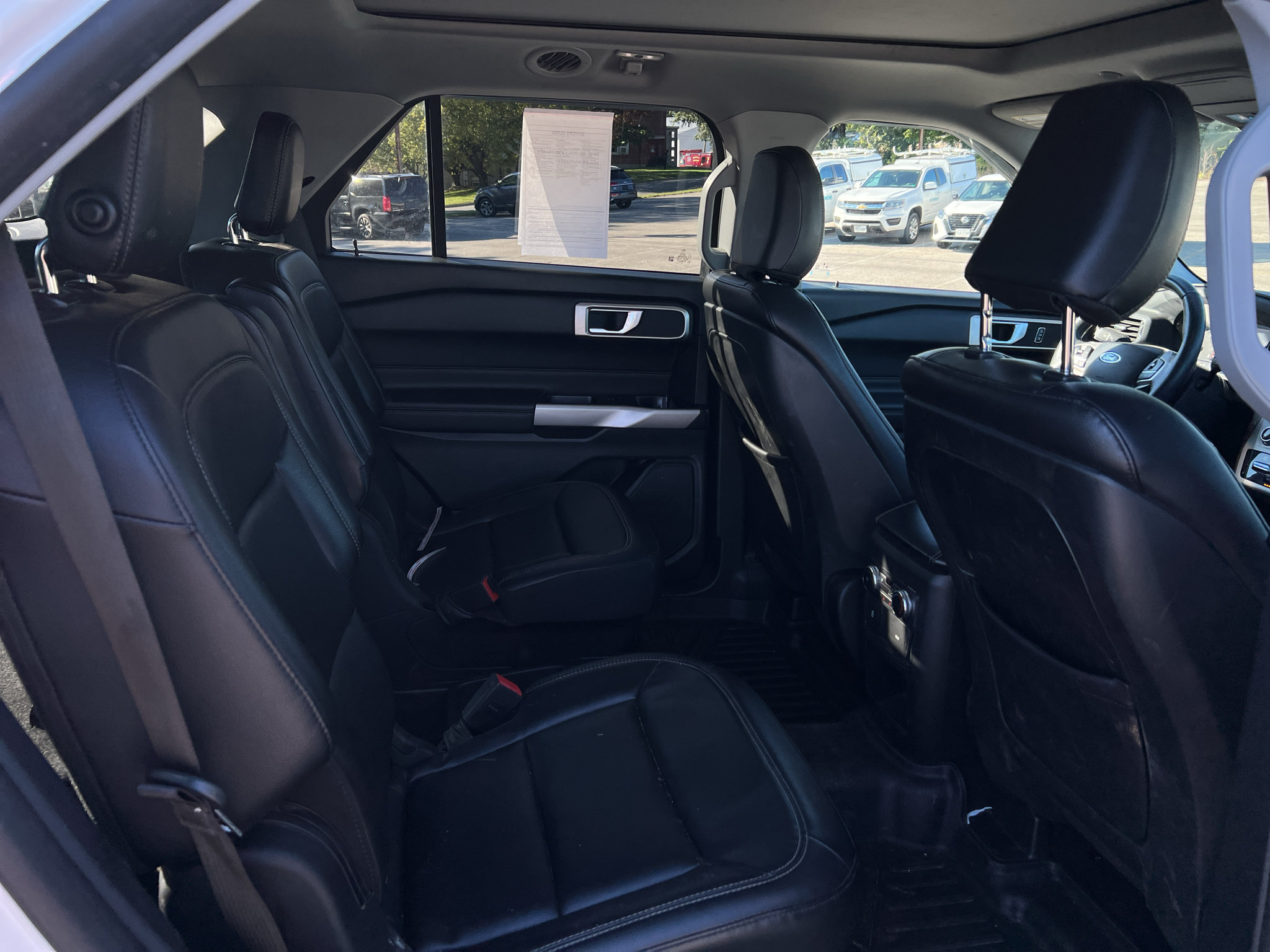 Used 2020 Ford Explorer XLT w/ Equipment Group 202A AWD/4WD image 10