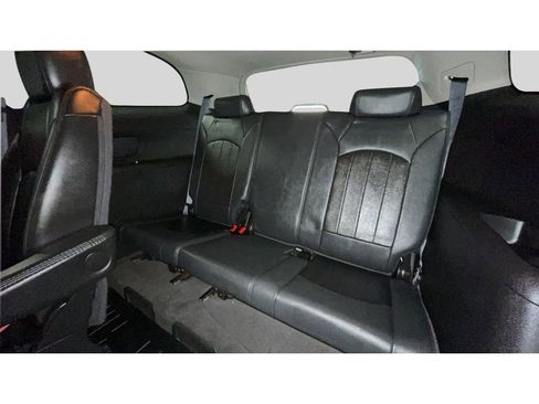 Used 2011 Buick Enclave CXL FWD image 17