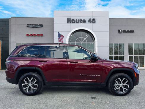 Used 2024 Jeep Grand Cherokee Limited w/ Trailer Tow Package image 6