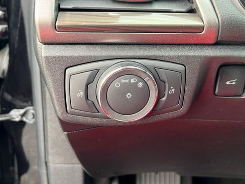 Used 2019 Ford Fusion SEL image 34