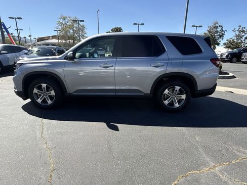 Used 2025 Honda Pilot EX-L image 33