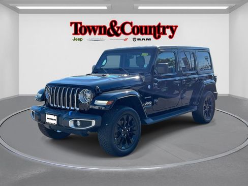 Used 2022 Jeep Wrangler Unlimited Sahara 4xe image 3