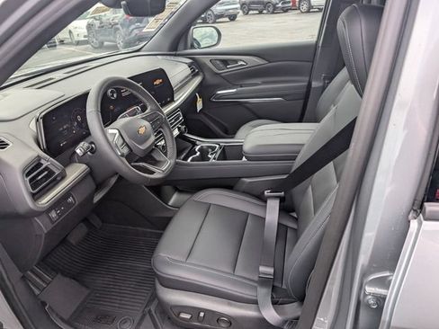 New 2026 Chevrolet Traverse LT w/ Driver Confidence Package FWD image 13