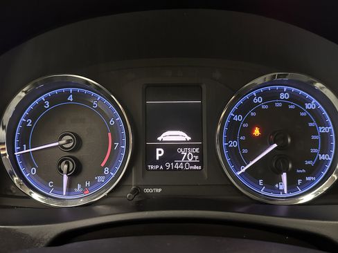 Used 2019 Toyota Corolla LE image 18