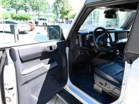 Used 2021 Ford Bronco First Edition AWD/4WD image 9