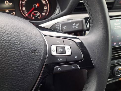 Used 2021 Volkswagen Passat 2.0T SE image 29