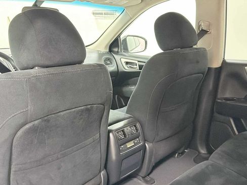 Used 2015 Nissan Pathfinder S FWD image 24
