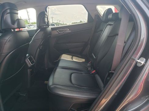 Used 2023 Kia Sportage EX AWD/4WD image 14