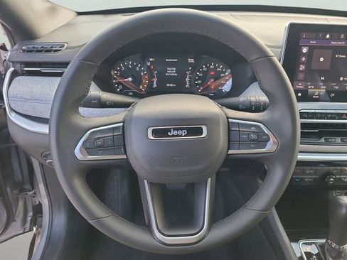 Used 2024 Jeep Compass Latitude AWD/4WD image 23