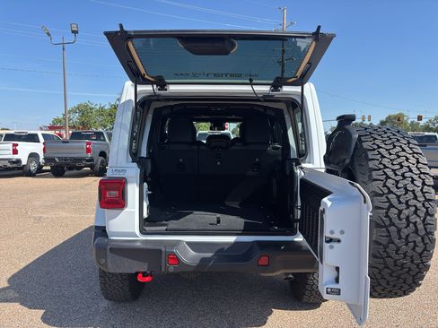Used 2024 Jeep Wrangler Unlimited Rubicon AWD/4WD image 8