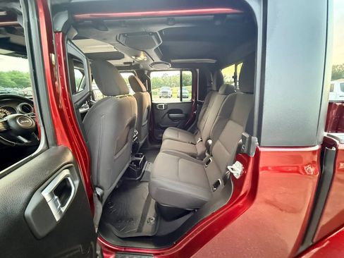 Used 2021 Jeep Gladiator Sport AWD/4WD image 9